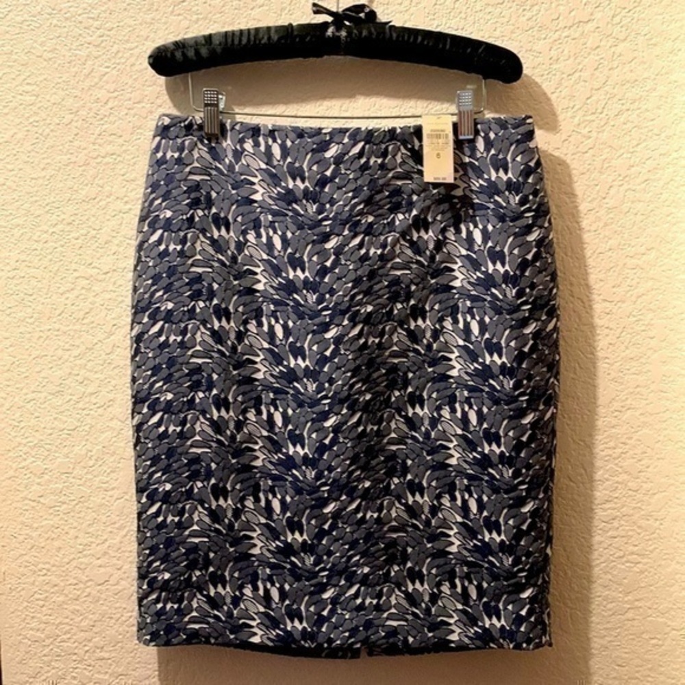 Ann Taylor skirt size 6 brand new